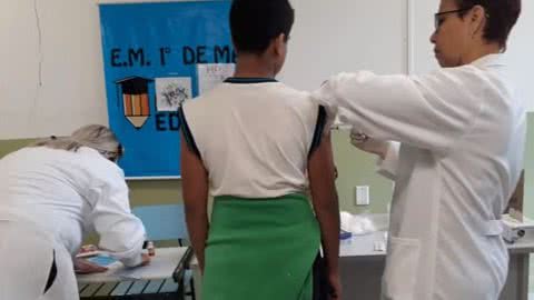 Guarujá vacina estudantes da rede municipal contra o HPV; saiba detalhes - Imagem: Reprodução/Prefeitura de Guarujá