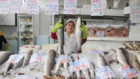 Mercado de Peixes de Santos oferece tainha e sardinha com descontos imperdíveis - Imagem: reprodução Prefeitura de Santos