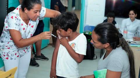 Santos atinge marca de 2 mil doses de vacina aplicadas em escolas municipais - Imagem: reprodução Prefeitura de Santos