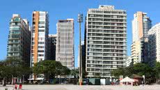 Prédios inclinados na orla de Santos são acompanhados por meio de laudos técnicos; segundo a Prefeitura, nenhum deles necessita de intervenção estrutural neste momento - Imagem: A Tribuna Jornal