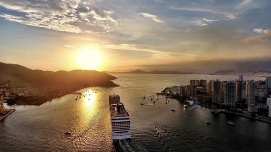 O Tribunal de Justiça de São Paulo manteve a condenação da MSC Cruzeiros ao pagamento de R$ 30 mil a um casal e ao filho adolescente autista, acusado de furtar jogos de videogame durante um cruzeiro em julho de 2024 - Imagem: Rogério Soares/A Tribuna Jornal