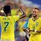 Prefeituras da Baixada Santista adotaram expediente especial nesta segunda-feira (29) por causa do jogo da Seleção Brasileira, mantendo apenas os serviços essenciais em funcionamento - Imagem: Reuters/Sam Navarro
