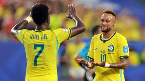 Prefeituras da Baixada Santista adotaram expediente especial nesta segunda-feira (29) por causa do jogo da Seleção Brasileira, mantendo apenas os serviços essenciais em funcionamento - Imagem: Reuters/Sam Navarro