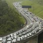 As rodovias de acesso à Baixada Santista devem receber cerca de 1,3 milhão de veículos durante o feriado de Finados - Imagem: Arquivo A Tribuna