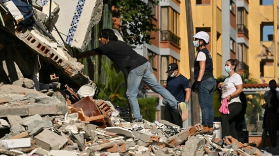 Brasil anuncia envio de ajuda humanitária à Colômbia após terremoto de magnitude 7,4 - Foto: Luis Acosta / AFP