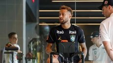 Neymar evolui em exames e vira dúvida para a estreia da Seleção na Copa - Imagem: Reprodução / CBF