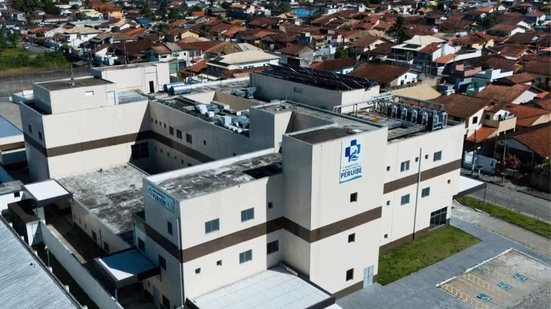 Hospital Municipal de Peruíbe colocou em funcionamento 16 leitos pediátricos nesta segunda-feira (21), sendo nove de terapia intensiva e sete de internação clínica. A unidade agora opera com 46 dos 72 leitos planejados - Imagem: Prefeitura de Peruíbe/Divulgação