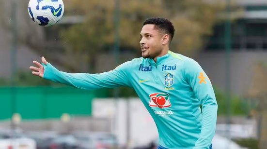 Vitor Roque em treino da seleção brasileira - Foto: Rafael Ribeiro / CBF