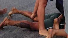 A rápida ação da população impediu que o ladrão fugisse - Imagem: Reprodução