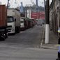 Equipes atenderam a ocorrência no cruzamento entre a Avenida Getúlio Dorneles Vargas e a Rua Cristiano Otoni, no bairro Valongo, onde o motociclista morreu após a colisão - Imagem: Carlos Nogueira/Arquivo A Tribuna Jornal