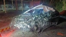 Acidente envolvendo três veículos deixou duas pessoas mortas e outras duas feridas na Rodovia Rio-Santos, em Bertioga, na noite de segunda-feira (12) - Imagem: Portal CCM – Artesp