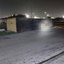 Carreta carregada com 32 toneladas de painéis de alumínio composto tombou no km 65 da Rodovia Anchieta, em Santos - Imagem: Reprodução/CCI Artesp