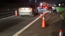 Acidente com motociclista provocou bloqueio temporário da Rodovia Padre Manoel da Nóbrega no trecho de Praia Grande - Imagem: Reprodução/CCI Artesp