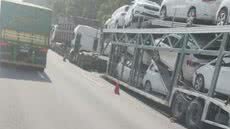 Acidente envolvendo um caminhão-cegonha resultou em morte em rodovia de SP - Imagem: Reprodução/ g1