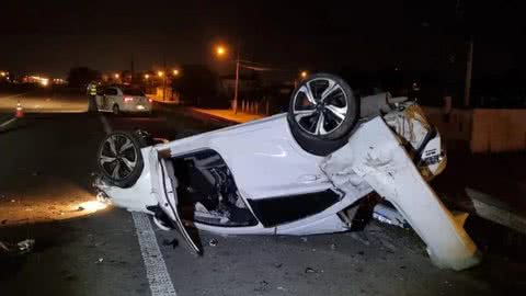 Motorista morre e mulher fica ferida após acidente grave em rodovia no litoral de SP - Imagem: reprodução Twitter