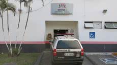 Com um mandado de prisão expedido pela Bahia, o foragido foi levado ao 2° DP de São Vicente e aguarda audiência de custódia - Imagem: Reprodução