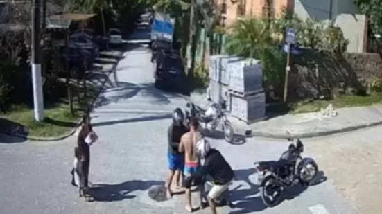 O grupo já havia cometido outro roubo em outra praia da região - Imagem: Reprodução