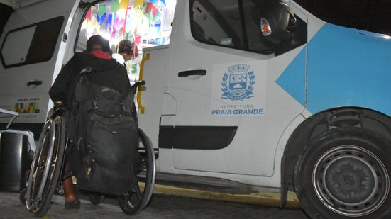 Praia Grande aposta em consultórios móveis e ações noturnas para cuidar da saúde de vulneráveis - Imagem: Divulgação