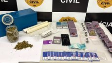 Apreensão inclui balanças digitais, cartões e R$ 100 em cédula - Foto: Divulgação