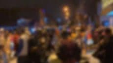 Viaturas da Polícia Militar foram atingidas por pedras durante operação para encerrar um baile funk irregular no bairro Quarentenário, em São Vicente - Imagem: Divulgação/39⁰ BPM/I