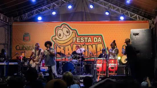Público prestigia edição anterior do Festival da Banana na Vila Nova, em Cubatão, que reuniu milhares de pessoas em um dia de música e gastronomia típica - Imagem: Thiego Barbosa/Secom