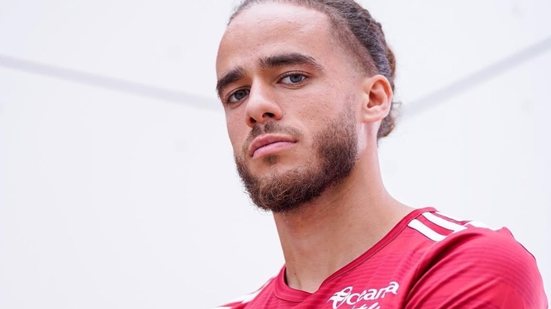Após uma temporada com 37 jogos e 5 gols pelo Nice, Brahimi busca nova oportunidade no Santos para retomar seu bom desempenho - Imagem: Reprodução