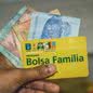 Bolsa Família paga valor extra e benefício é o maior da história - Imagem: reprodução Twitter