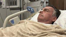 Internado em hospital de Brasília, Jair Bolsonaro permanece em estado estável na UTI enquanto trata broncopneumonia bacteriana. - Imagem: Reprodução / Redes Sociais