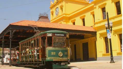 Os bondes percorrem pontos históricos e culturais da área central de Santos - Imagem: reprodução redes sociais