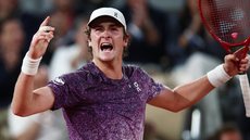 Com 400 pontos garantidos no saibro francês, João Fonseca assume a 25ª posição da ATP - Foto: Reuters