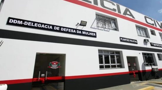 Polícia foi acionada após vizinhos relatarem confusão em apartamento no bairro Aparecida, em Santos - Imagem: Isabela Carrari/PMS