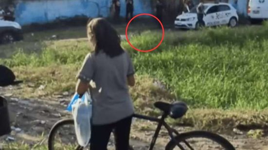 Polícia encontra corpo de homem em sacos plásticos em Itanhaém, e investigações sobre o homicídio estão em andamento - Imagem: Reprodução