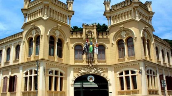 Audiência pública será realizada nesta segunda-feira, 23, às 18h30, para discutir a revisão do marco regulatório do setor portuário em Santos - Imagem: Divulgação / Câmara Municipal de Santos