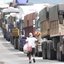 Caminhoneiros autônomos iniciaram mobilização no entorno do Porto de Santos para pressionar o Senado pela votação da MP do Frete. - Imagem: Roberto Vazquez / Futura Press