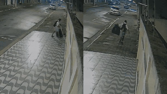 Imagens de segurança registraram o momento em que um homem retira peças metálicas do portão de uma residência no bairro Boqueirão, em Praia Grande. O suspeito fugiu após o cachorro da família começar a latir - Imagem: Reprodução