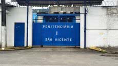 Um detento aproveitou o movimento de visitantes para escapar da Penitenciária 1 de São Vicente, e as buscas continuam sem sucesso - Foto: Andressa Lara / Santa Cecília TV