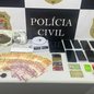 Polícia encontrou maconha, balança de precisão e dinheiro durante buscas em vários endereços da cidade - Imagem: Reprodução
