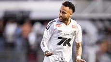 Após 48 dias afastado, Neymar entra e muda o jogo - Foto: Raul Baretta/ Santos FC