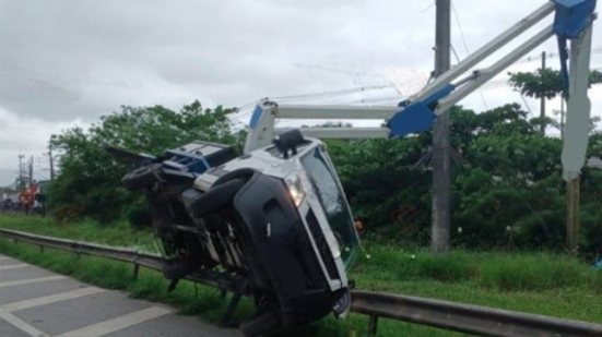 Acidente ocorreu durante manutenção em câmera de monitoramento, resultando em um trabalhador em estado grave após o resgate - Foto: Divulgação/ Artesp