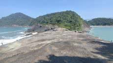 Equipes de resgate enfrentam desafios em trilha de mata atlântica durante a noite para salvar vítima de acidente - Foto: Reprodução