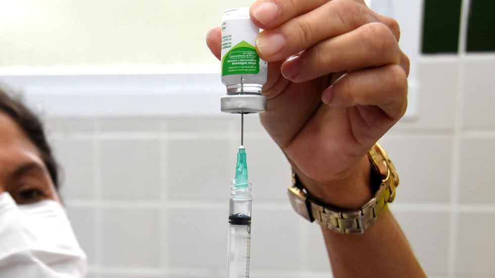 Unidades de saúde em São Vicente oferecem vacinas e documentação necessária para regularizar a situação vacinal dos estudantes - Foto: Prefeitura de Praia Grande