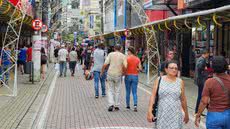 Prefeitura de São Vicente fecha ruas para promover compras seguras e tranquilas durante as festas de fim de ano - Foto: Alexsander Ferraz/ A Tribuna Jornal