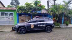 O crime ocorreu durante uma discussão entre a mulher e o suspeito, que mora em frente ao local do ataque - Imagem: Divulgação / Polícia Civil