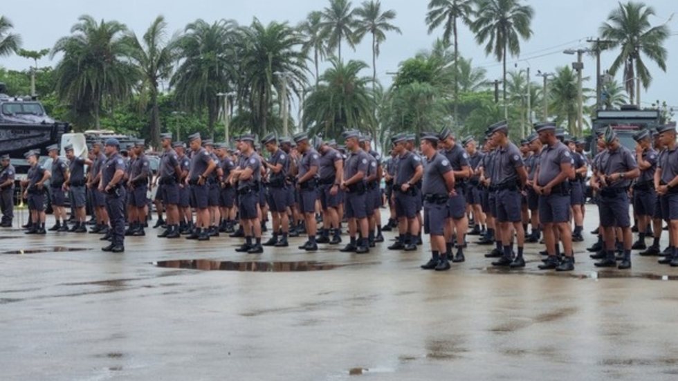 Polícia Militar e outras forças ampliam efetivo e recursos para atender a demanda de segurança na orla - Foto: Nina Barbosa