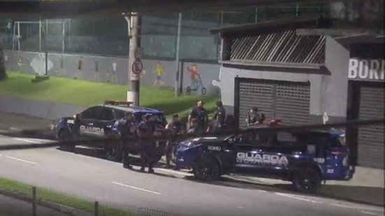 Com a ajuda das câmeras de vigilância, a Guarda Civil Municipal conseguiu deter um suspeito em flagrante, recuperando o material furtado em tempo recorde - Imagem: Reprodução