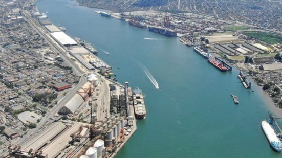 Com a aprovação da nova poligonal, o porto se prepara para um crescimento significativo, abrangendo áreas de Cubatão e São Vicente - Imagem: Reprodução