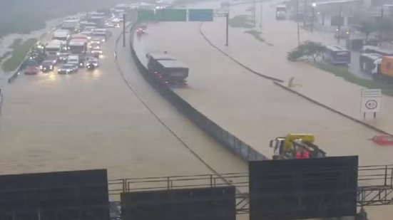 Engarrafamento de 20 km na Rodovia Cônego Domênico Rangoni gera desespero entre motoristas presos - Foto: Reprodução/CCI Artesp