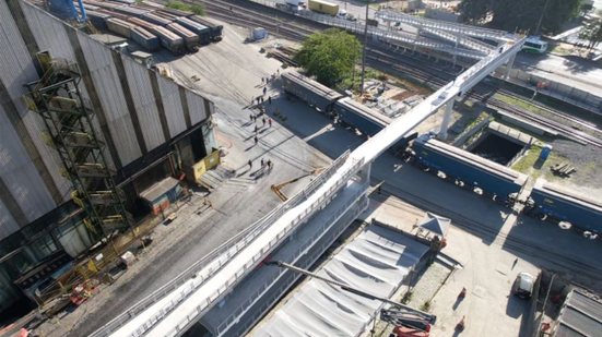 Cerca de 15 mil pessoas devem utilizar a nova passarela diariamente - Foto: Divulgação / APS