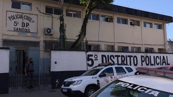 O caso foi registrado no 5º DP de Santos e investigações continuam para identificar os fugitivos - Foto: Marcela Pierotti