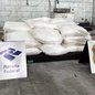 A apreensão ocorreu após fiscalização em contêineres, onde a cocaína estava camuflada entre 76 toneladas de amendoins - Imagem: Divulgação / Receita Federal